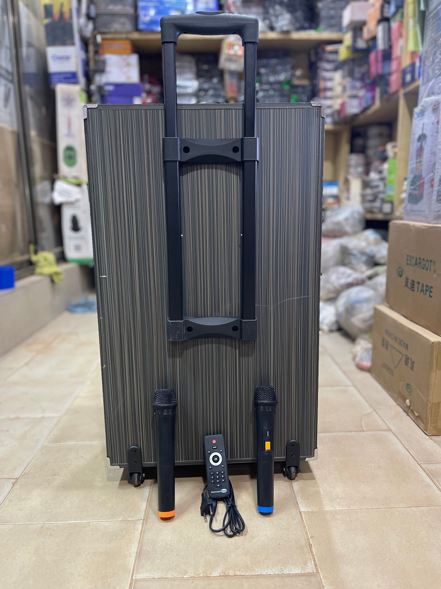 Boombox HS 612 avec 2 micros baladeurs , 12000 w